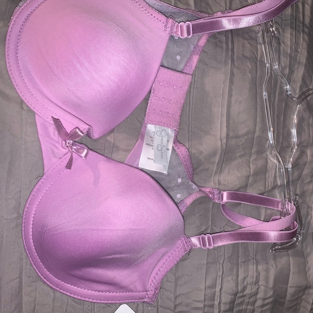 Assortment of ladies bras 32B to 34B